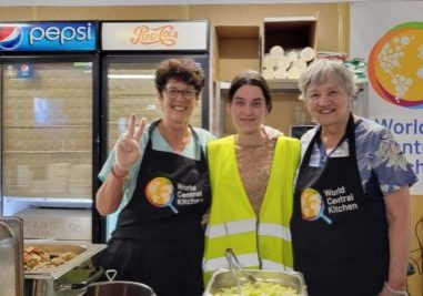 Sisters serve lunch at refugee center Sisters serve lunch at refugee Center